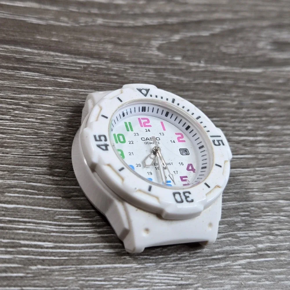 Casio LRW-200H White Resin Sport Women's Watch Multicolor Body Only Tested